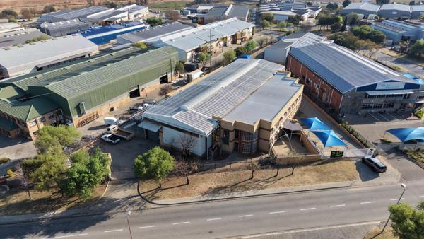 1 016 m² Industrial space