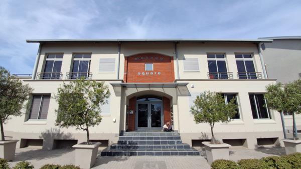 215 m² Commercial space