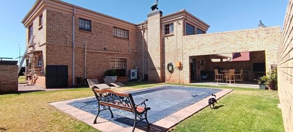 5 Bedroom House
