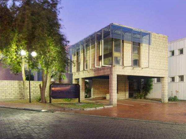 781 m² Commercial space
