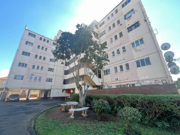 2.5 Bedroom Flat