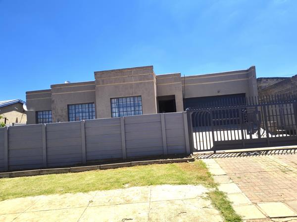 5 Bedroom House
