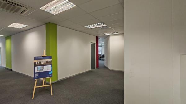 327 m² Office Space