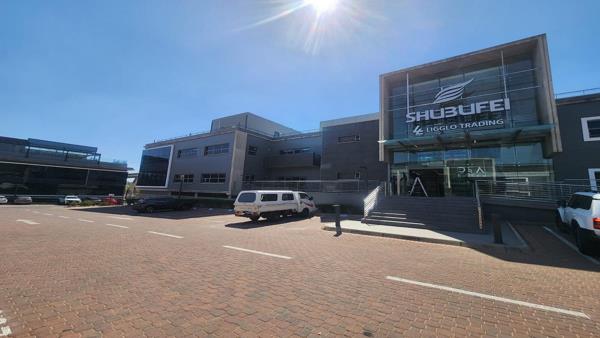 740 m² Office Space