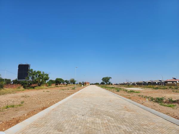 303 m² Land