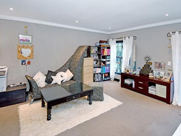 6 Bedroom House