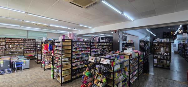 696 m² Commercial space