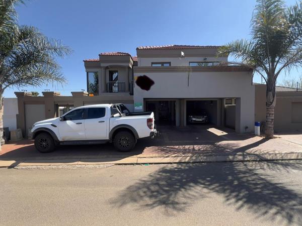 6 Bedroom House