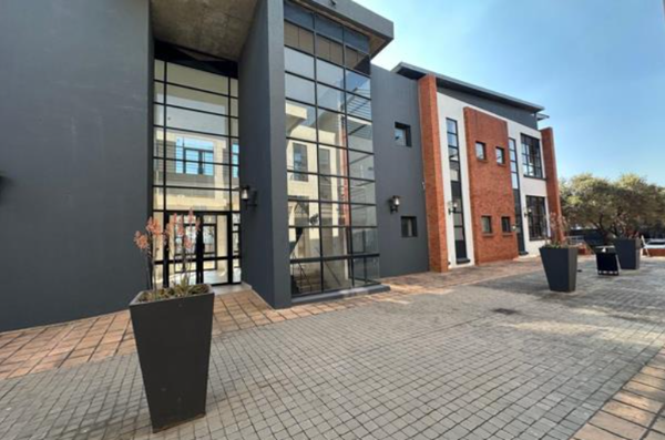 98 m² Commercial space