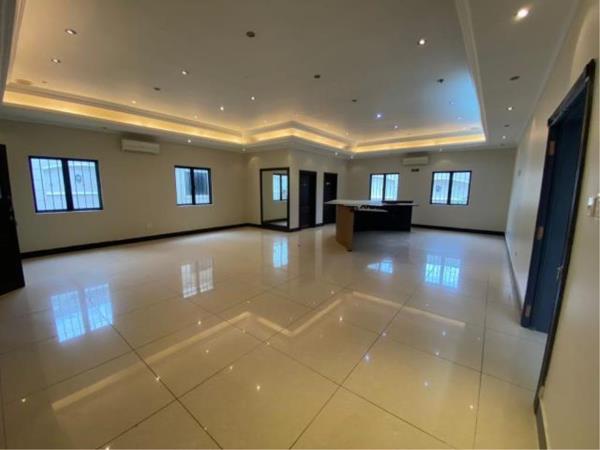 100 m² Retail Space