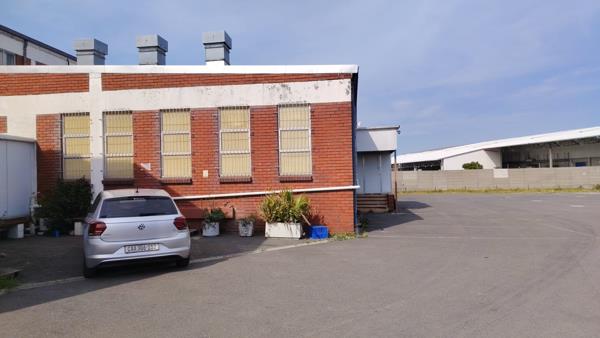 1 727 m² Commercial space