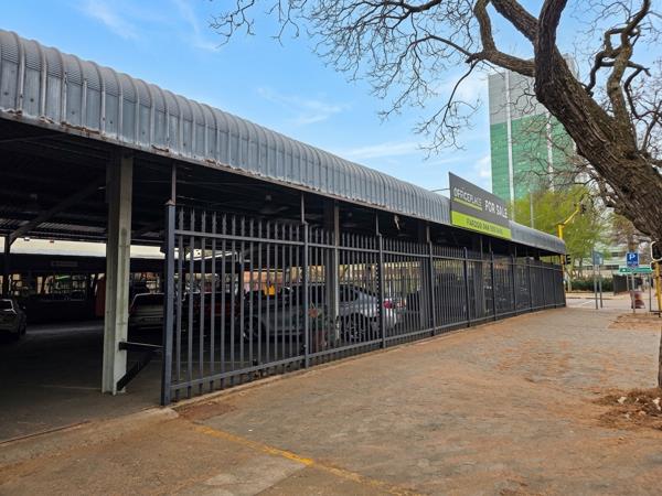 1 400 m² Commercial space