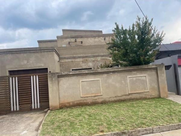2 Bedroom House