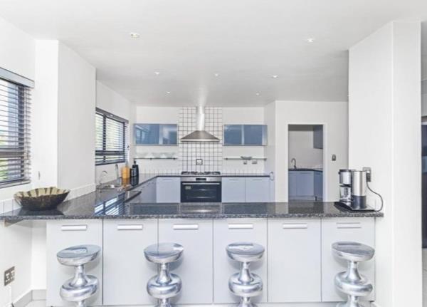 4 Bedroom Apartment