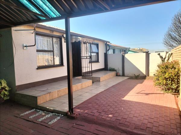 2 Bedroom House