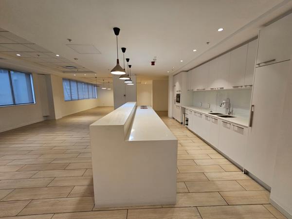 2 004 m² Commercial space