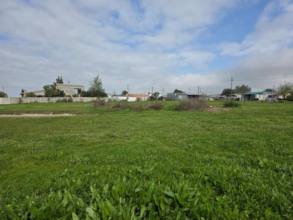 1 983 m² Land