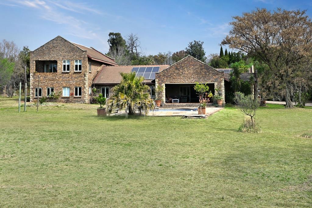 6 Bedroom House