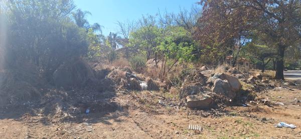 1 200 m² Land