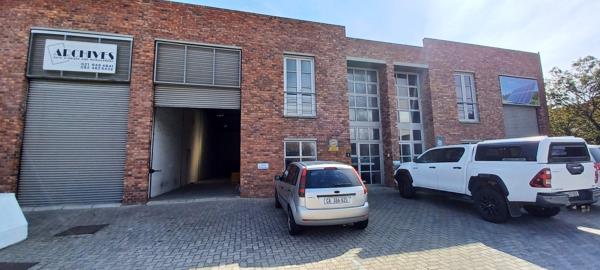 338 m² Industrial space