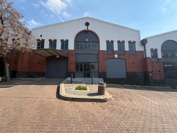 648 m² Industrial space