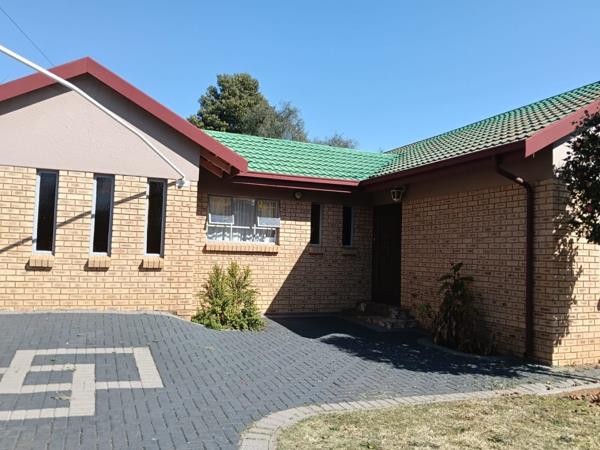 5 Bedroom House