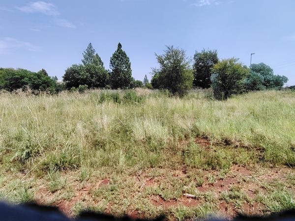 1 008 m² Land