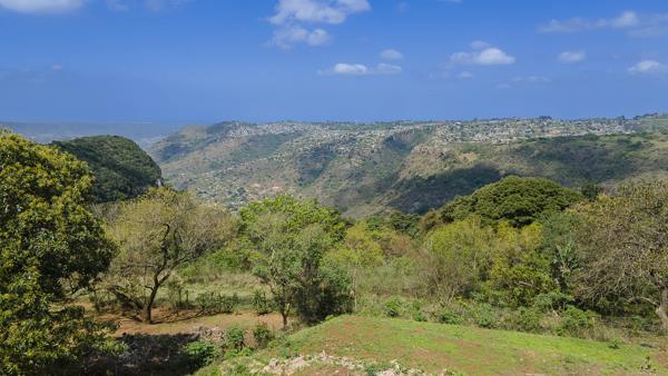 1 300 m² Land