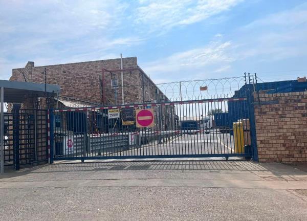 1 586 m² Commercial space