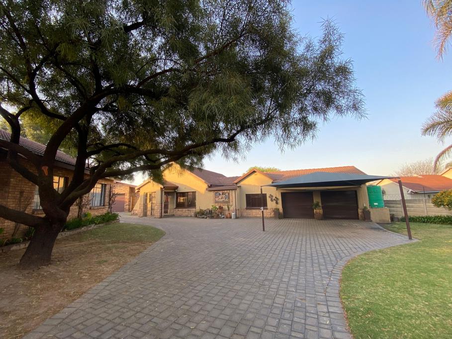 5 Bedroom House