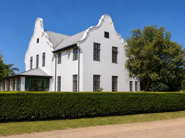 8 Bedroom House