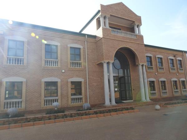 3 000 m² Office Space