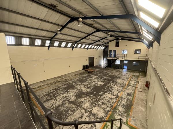 572 m² Industrial space