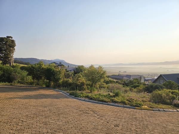 700 m² Land