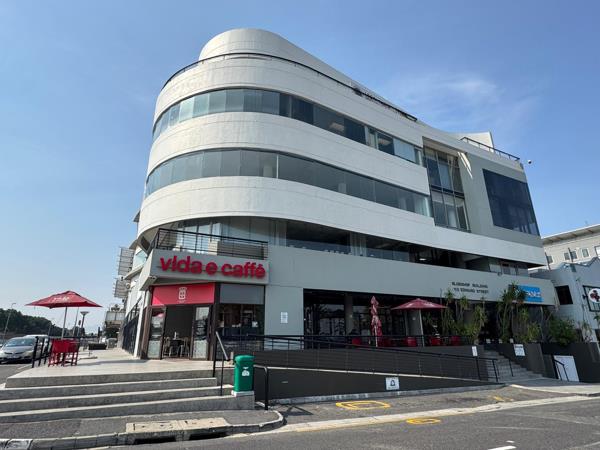858.2 m² Commercial space