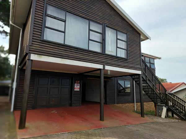 6 Bedroom House