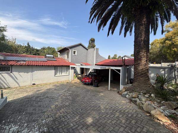 6 Bedroom House