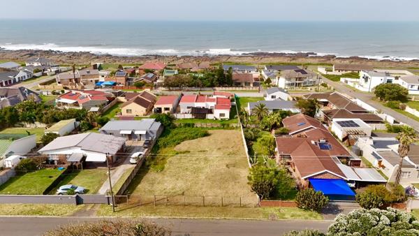 1 011 m² Land