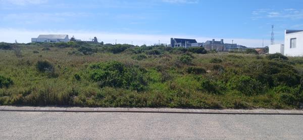 750 m² Land