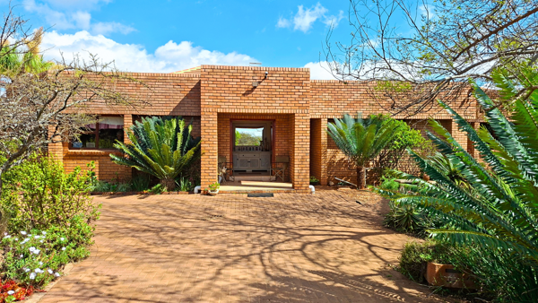 4.4 ha Smallholding