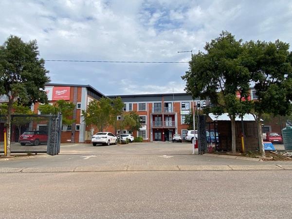 607 m² Industrial space