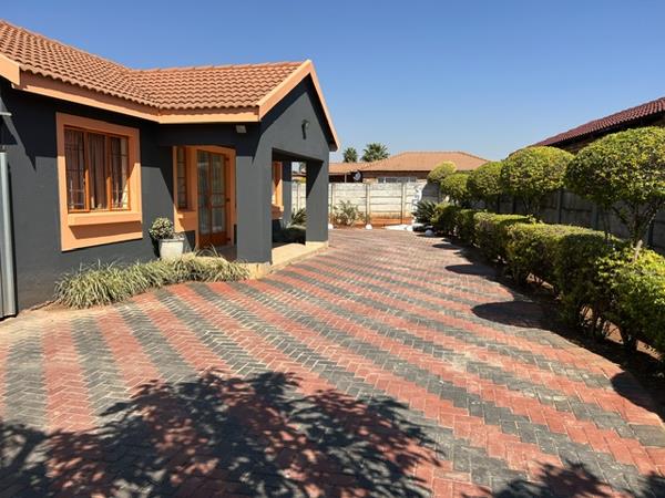 2 Bedroom House