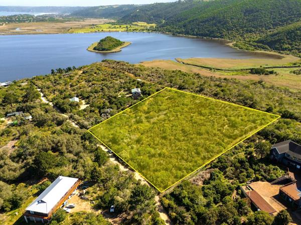 9 935 m² Land