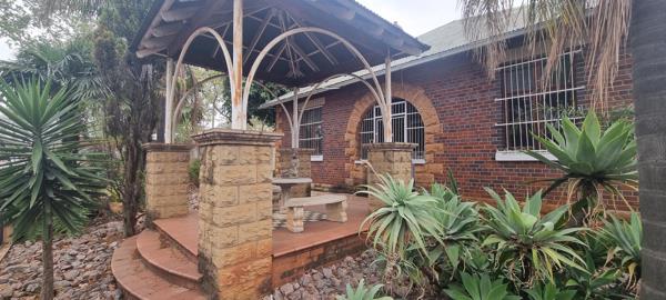 10 Bedroom House