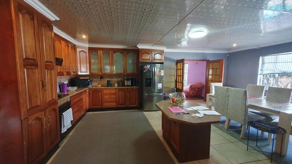 5 Bedroom House