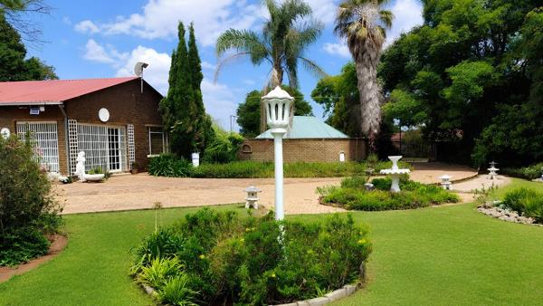 6 Bedroom House