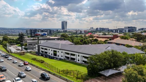 1 766.6 m² Commercial space