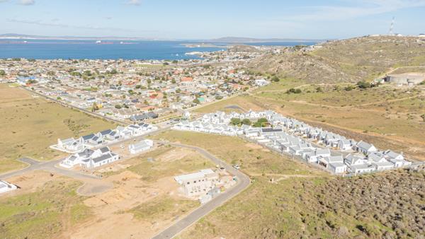 702 m² Land