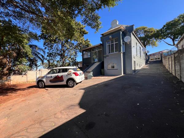 6 Bedroom House