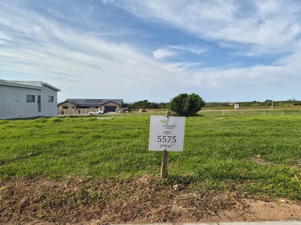 600 m² Land